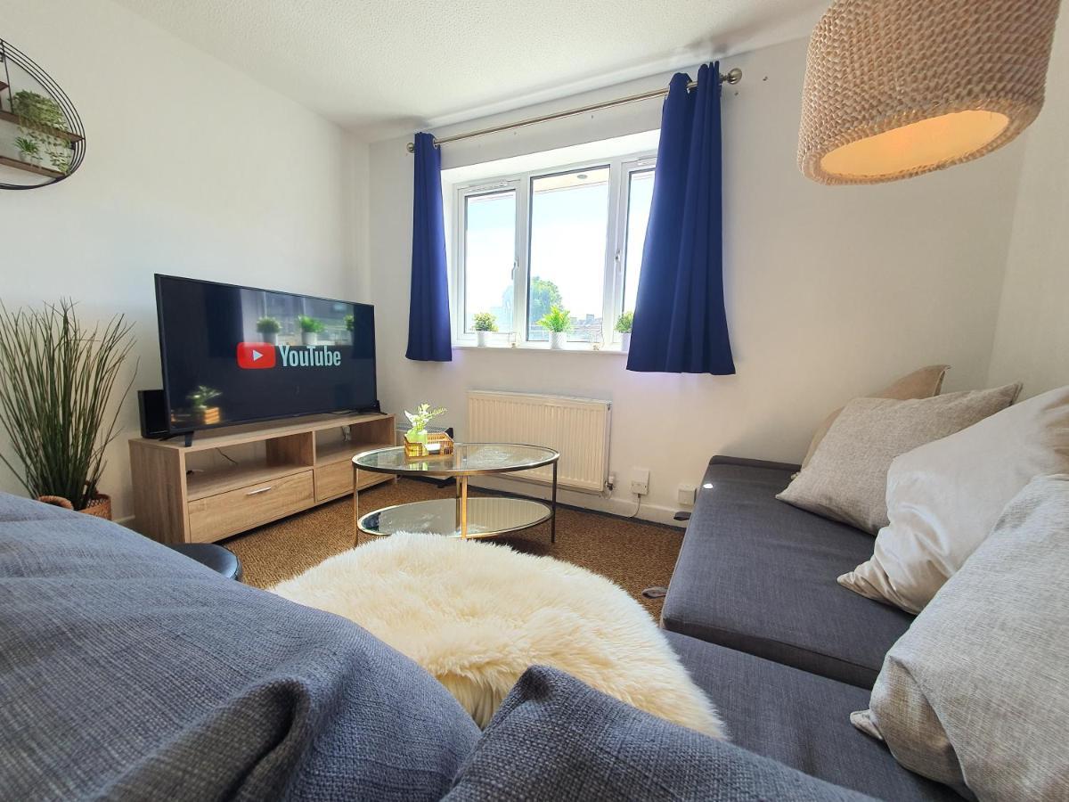 Thesiger Court Apartments - Free Private Parking - By Property Promise كارديف المظهر الخارجي الصورة